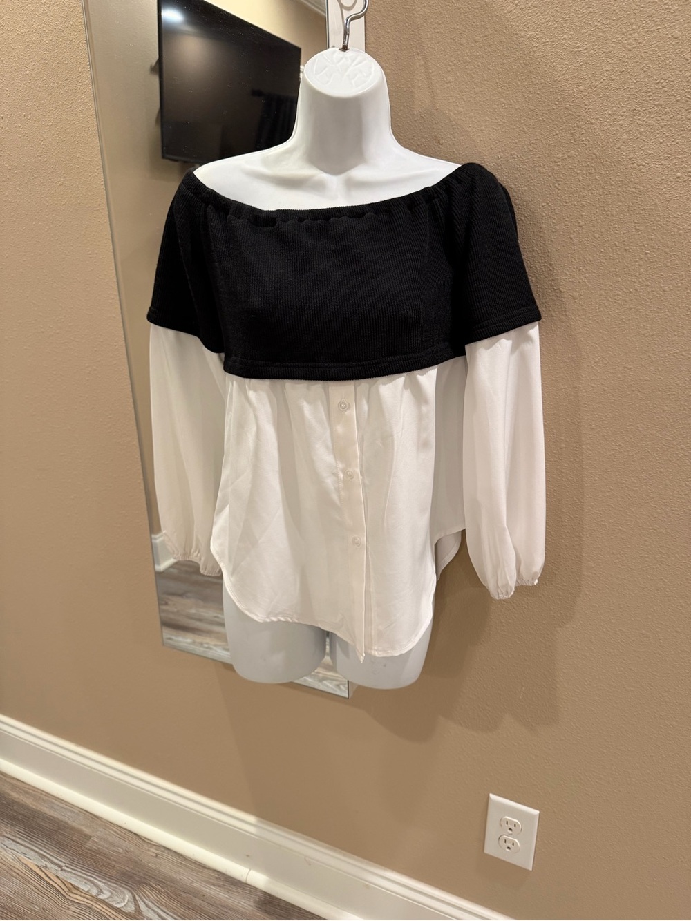 Source Unknown Two-Tone Off-Shoulder Button-Down Top - Black & White